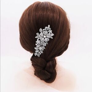 NWT Elegant Haircomb   